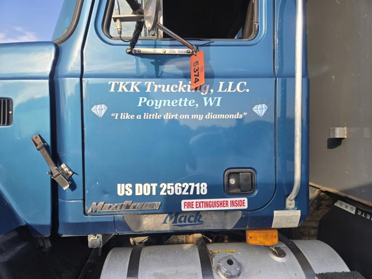 1997-mack-cl700-image-12