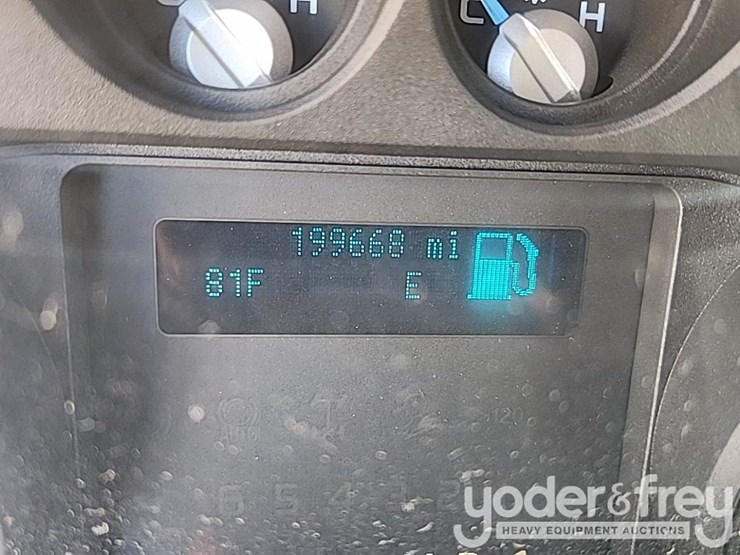 2016-ford-f350-xl-image-22