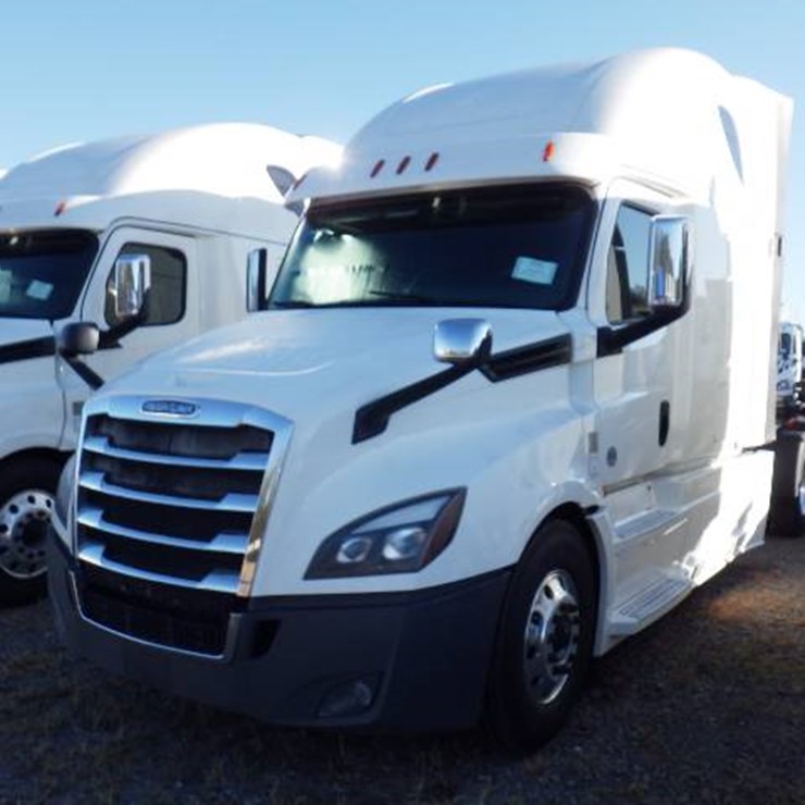2019 FREIGHTLINER CASCADIA 126