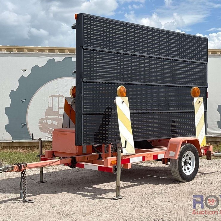 2014 American Signal Solar Towable Message Board