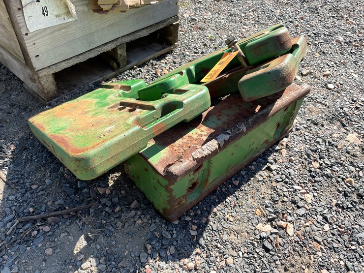 #1685-•-(3)-john-deere-tractor-weights-with-front-bracket-image-2