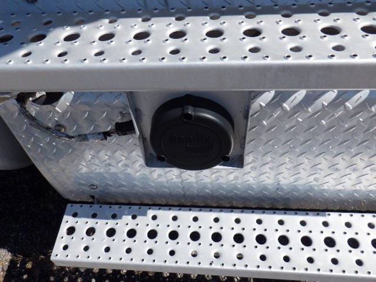 2018-freightliner-cascadia-125-image-3