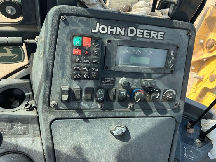 2018-deere-410l-image-31