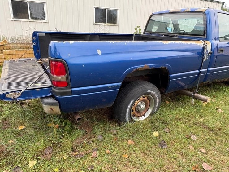 1995-dodge-ram-1500-image-3