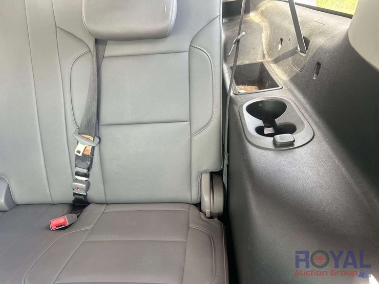 2019-chevrolet-suburban-image-22