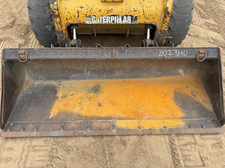 2012-caterpillar-262c2-image-9