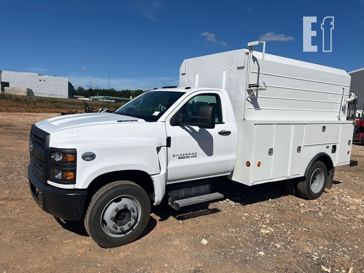 2023-chevrolet-silverado-6500hd-image-1