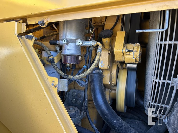 2003-deere-824j-image-24