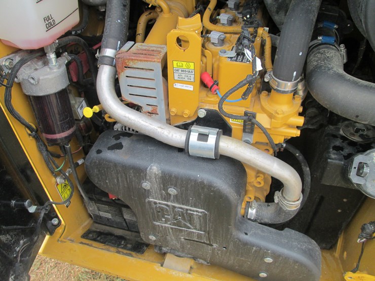 caterpillar-236d-image-17