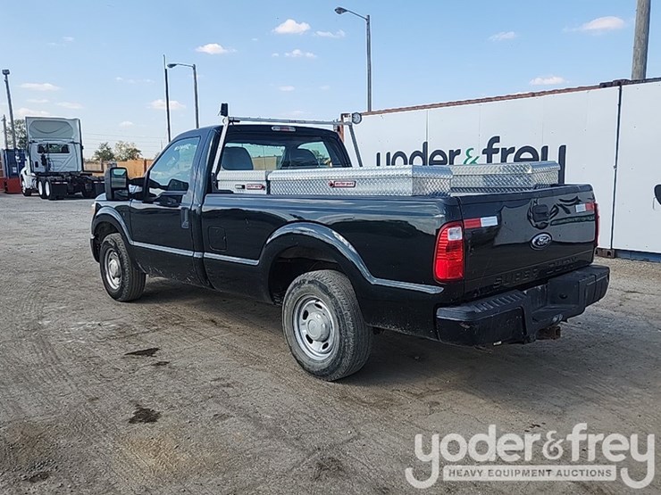 2015-ford-f250-xl-image-3