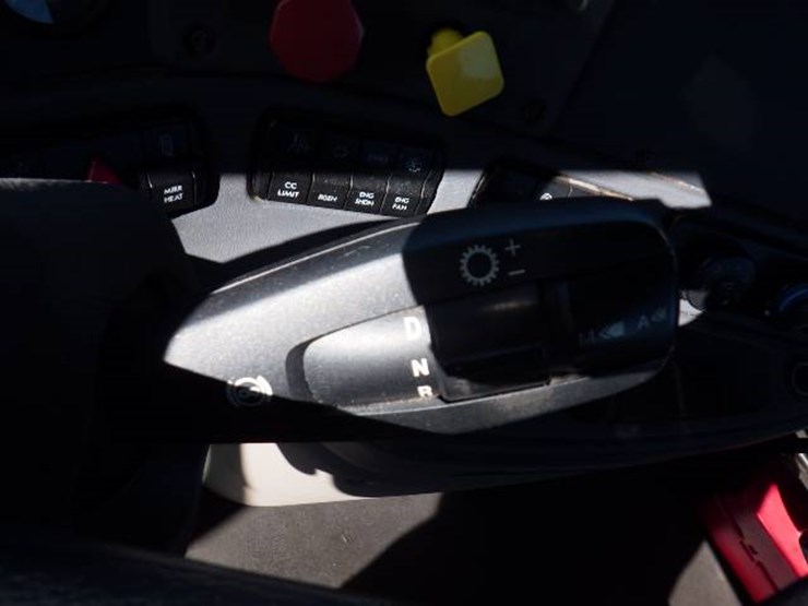 2017-freightliner-cascadia-125-image-10