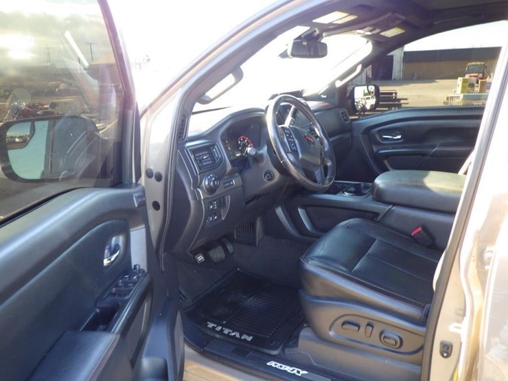 2021-nissan-titan-image-5