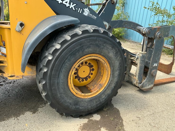 2018-deere-544k-image-36