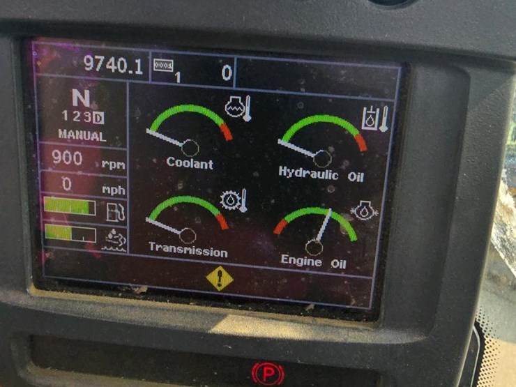 2018-deere-524k-image-16