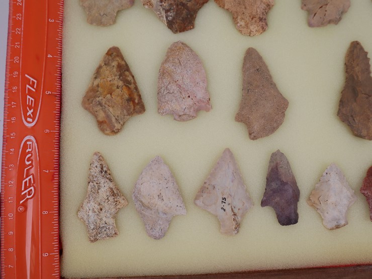#20-•-#4160-•-(28)-framed-native-american-artifacts-image-4