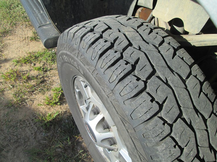 2011-gmc-2500hd-image-17