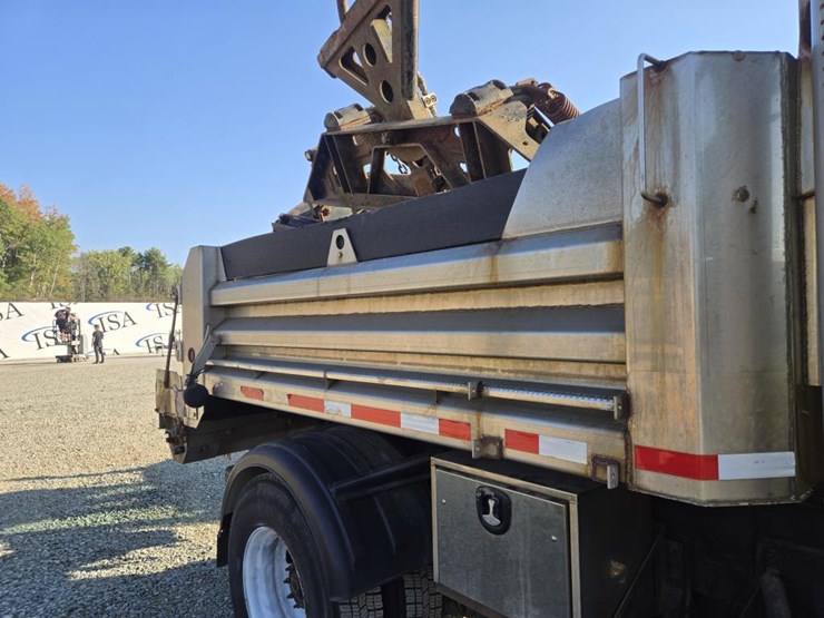 2004-caterpillar-3126-image-16