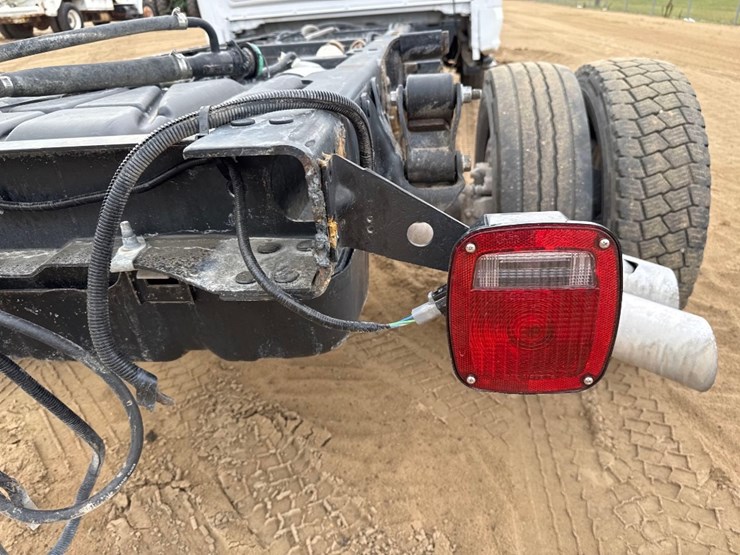 2019-ford-f550-xl-image-13