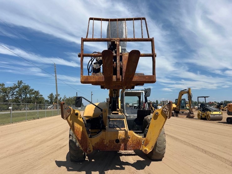2018-caterpillar-tl1055d-image-7