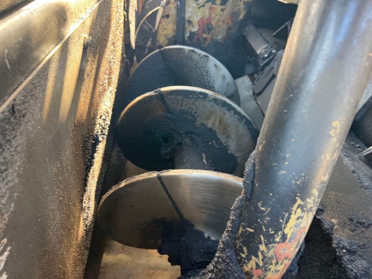 2017-caterpillar-ap-555f-image-16