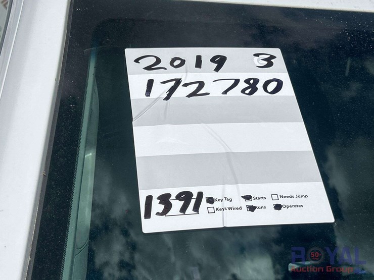2019-chevrolet-suburban-image-37