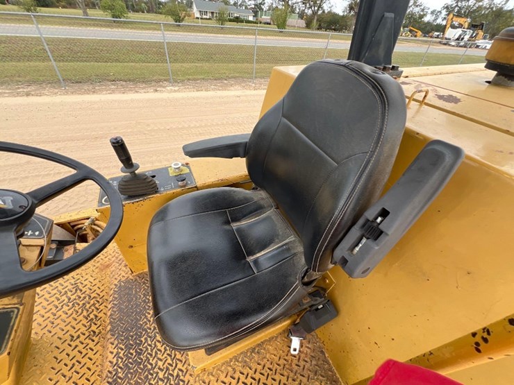 caterpillar-cs-563-image-24