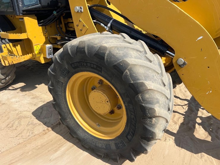 2019-caterpillar-908m-image-18