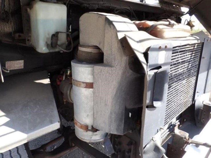 2012-freightliner-mt55-image-31