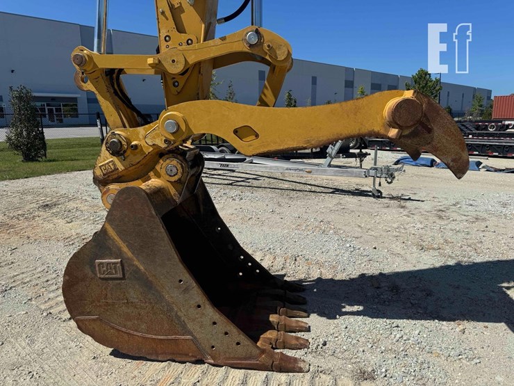 2019-caterpillar-320-image-20