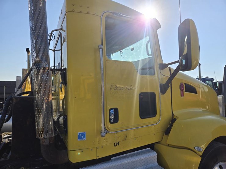 2012-kenworth-t660-image-11