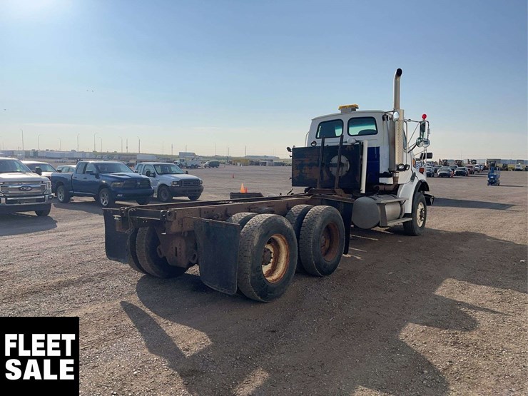 2006-sterling-lt8500-image-4