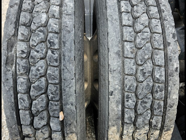 2019-freightliner-cascadia-126-image-94