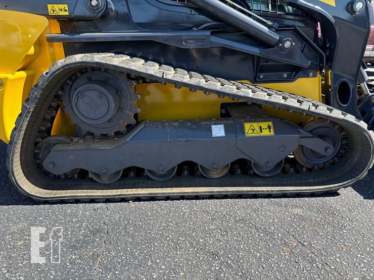 2021-new-holland-c345-image-12