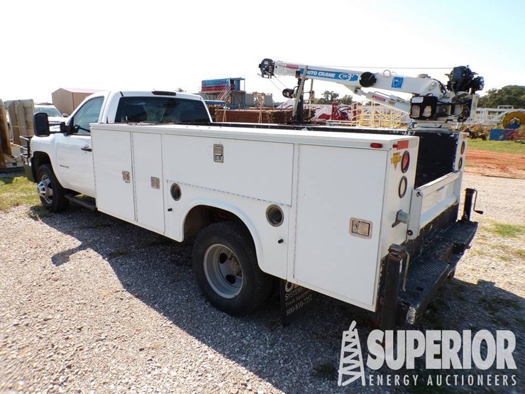 2013-chevrolet-3500hd-image-4