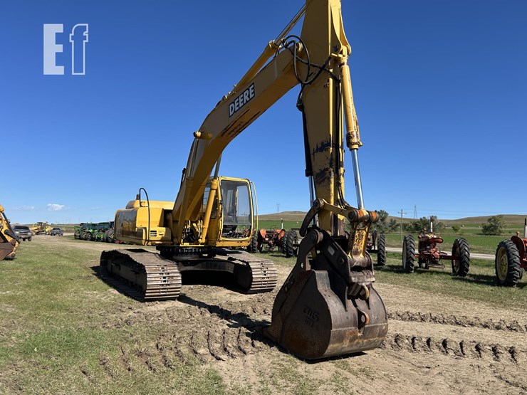 deere-200-lc-image-3