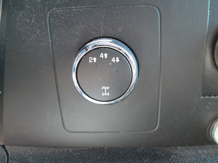2011-gmc-2500hd-image-30