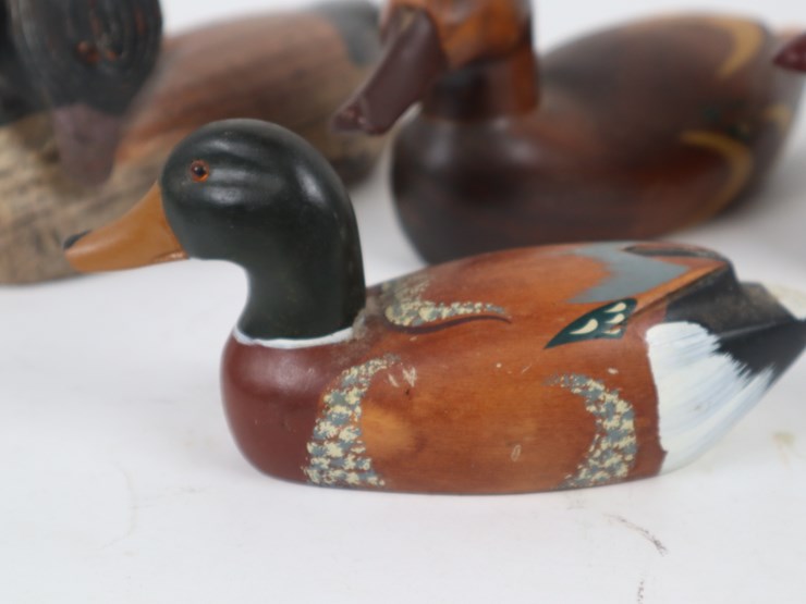#72-•-#4253-•-(4)-vintage-hand-painted-wood-duck-decoys-image-2
