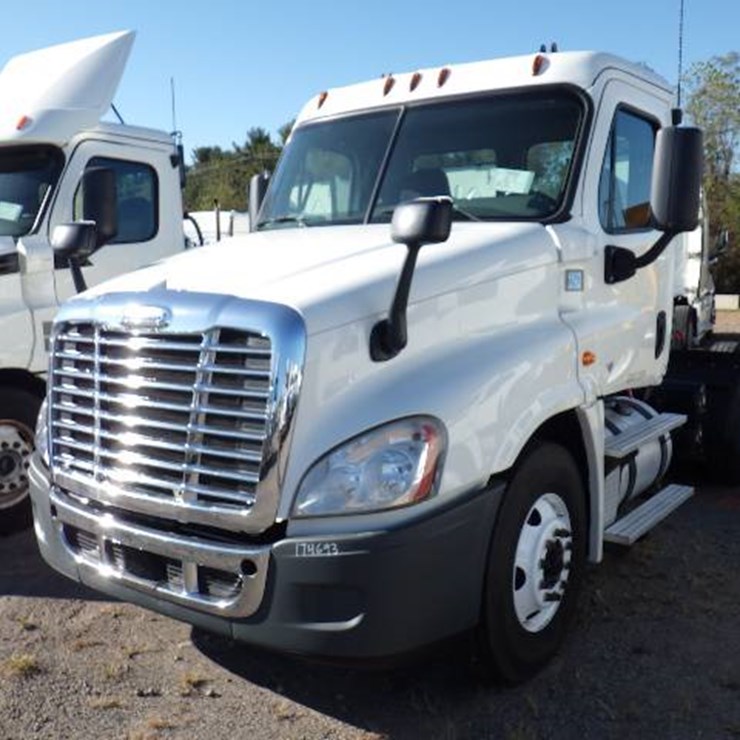 2018 FREIGHTLINER CASCADIA 125