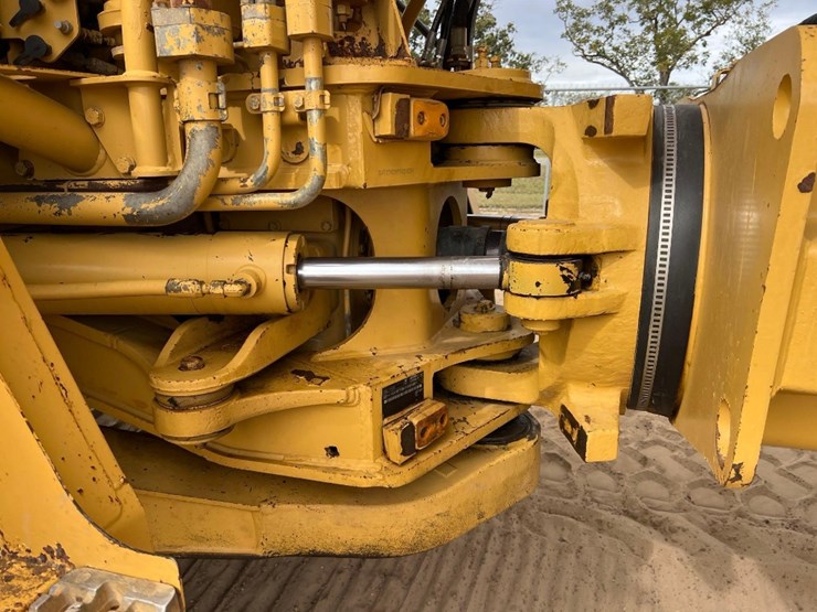 caterpillar-740b-image-11