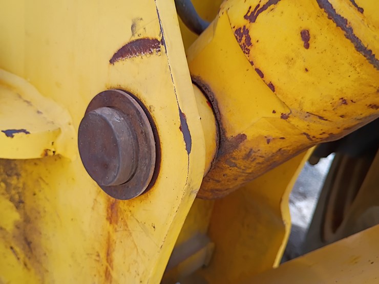 new-holland-lb75-image-94
