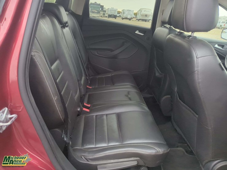 2015-ford-escape-se-image-17
