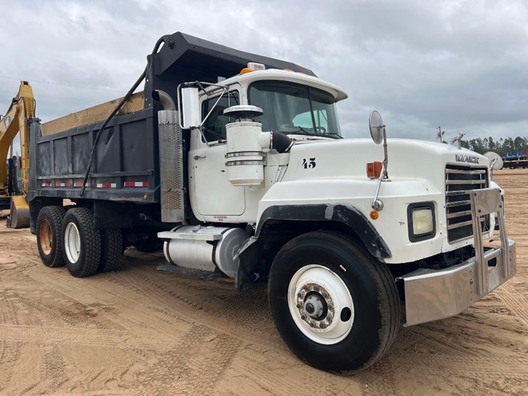 2002-mack-rd688s-image-4