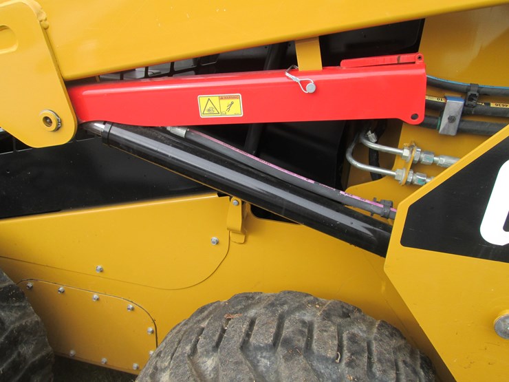 caterpillar-236d-image-8
