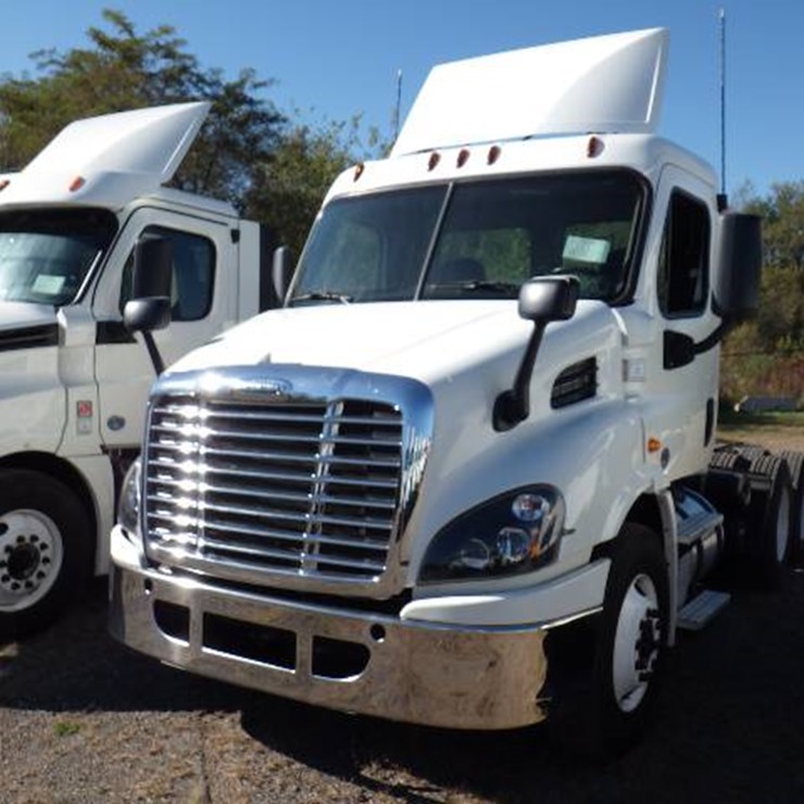 2018 FREIGHTLINER CASCADIA 113