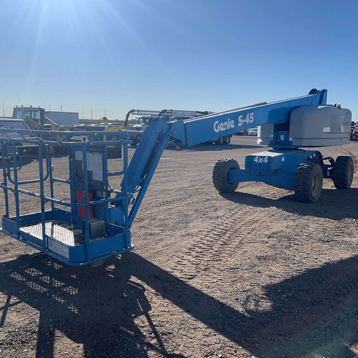 2017 GENIE S45