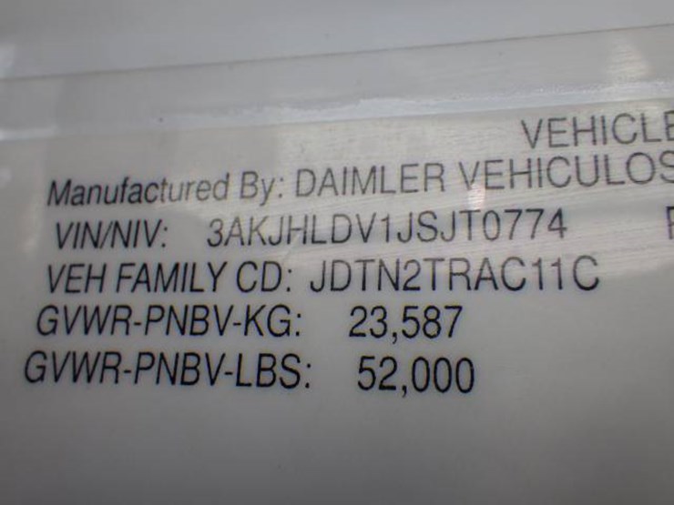 2018-freightliner-cascadia-126-image-12