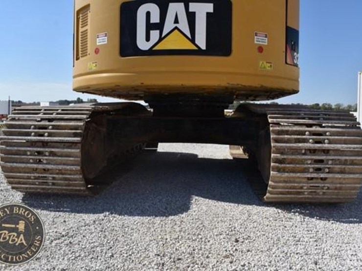 2015-caterpillar-328d-lcr-image-59