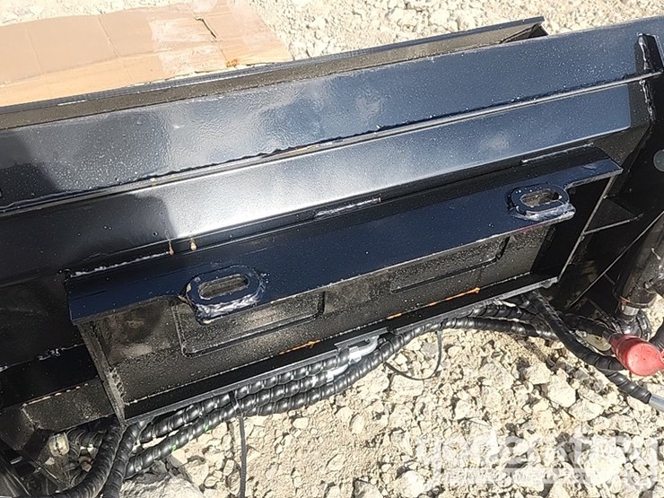 unused-2025-4-in-1-bucket-to-suit-mini-skidsteer-image-3