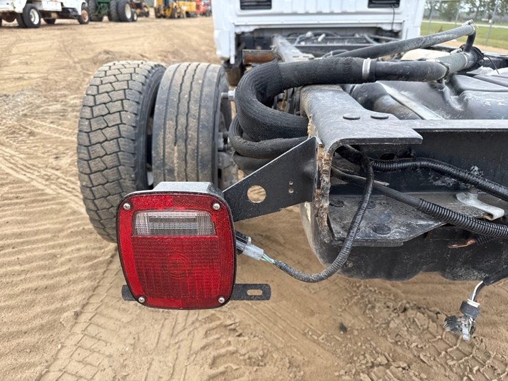 2019-ford-f550-xl-image-14