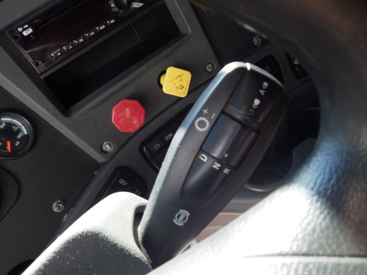 2018-freightliner-cascadia-125-image-10